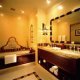 حمام  فندق القصر مدينة جميرا - دبي | هوتيلز عربي