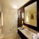حمام الغرف  فندق كارلتون تاور - دبي | هوتيلز عربي