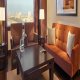غرفة معيشة  فندق حياة ريجنسي الكورنيش - دبي | هوتيلز عربي