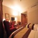 غرفة  فندق رمادا كونتيننتال - دبي | هوتيلز عربي