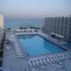 مسبح  فندق الشاطئ - الشارقة | هوتيلز عربي