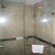 حمام الغرف  فندق أيبس سليبي - جاكرتا | هوتيلز عربي