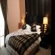 غرفة بسرير كينج فندق سويت هوم - الكويت | هوتيلز عربي
